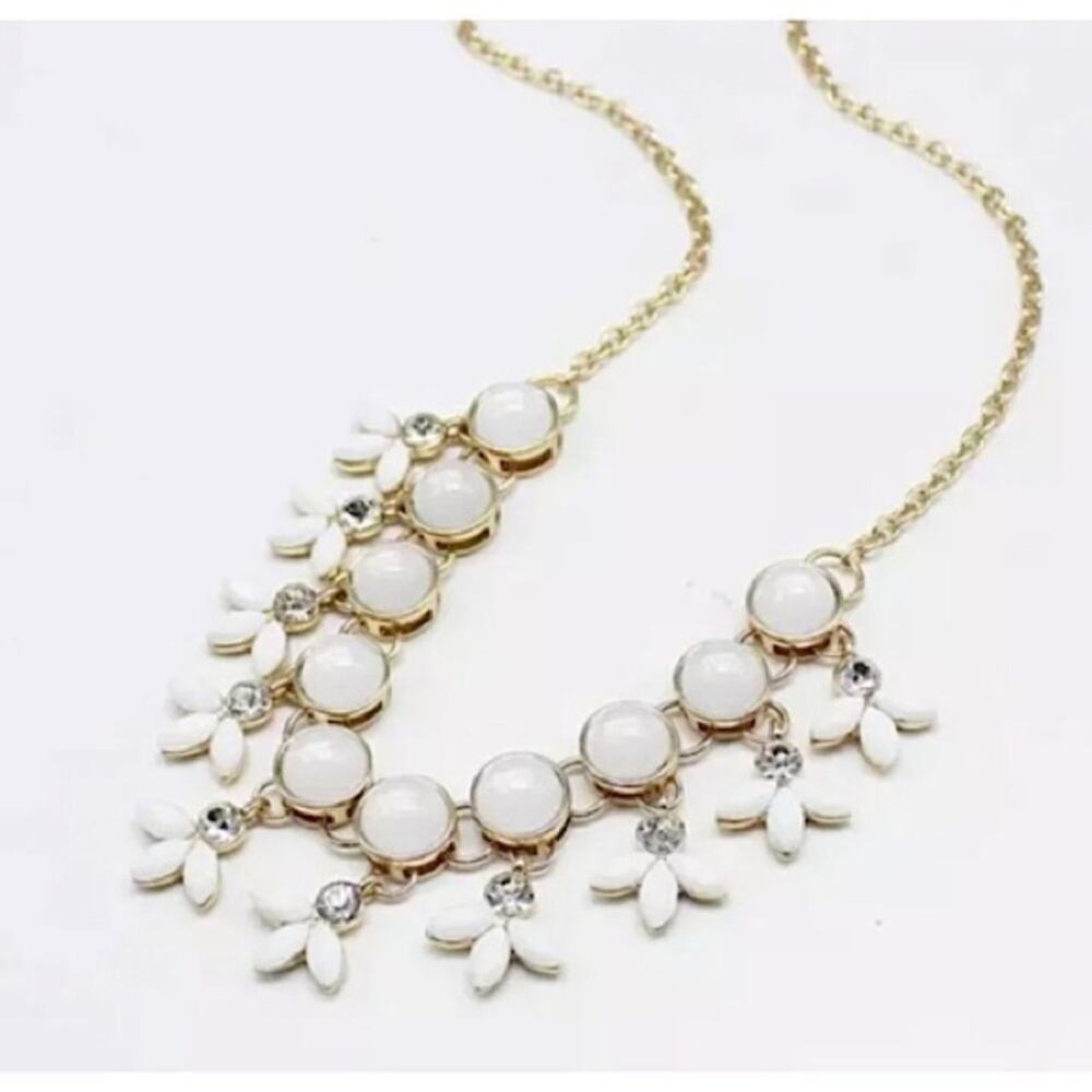 WHITE STATEMENT PENDANT NECKLACE #254
